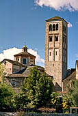 Lago d'Orta, Cusio. L'isola di S. Giulio. Veduta del campanile e tiburio della basilica 